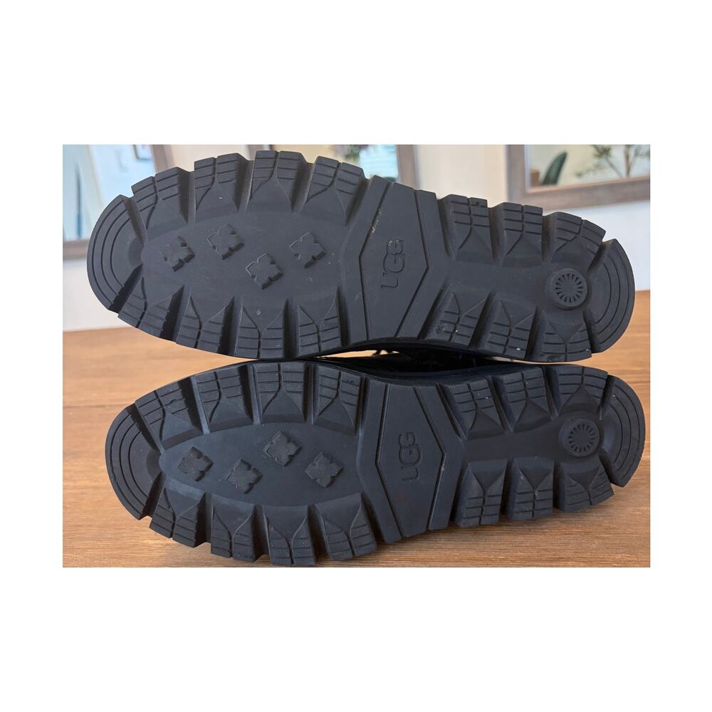 UGG Ashton Lace Up Combat Boots Black Leather Platform Lug Sole Women's Size 9 - Picture 4 of 7